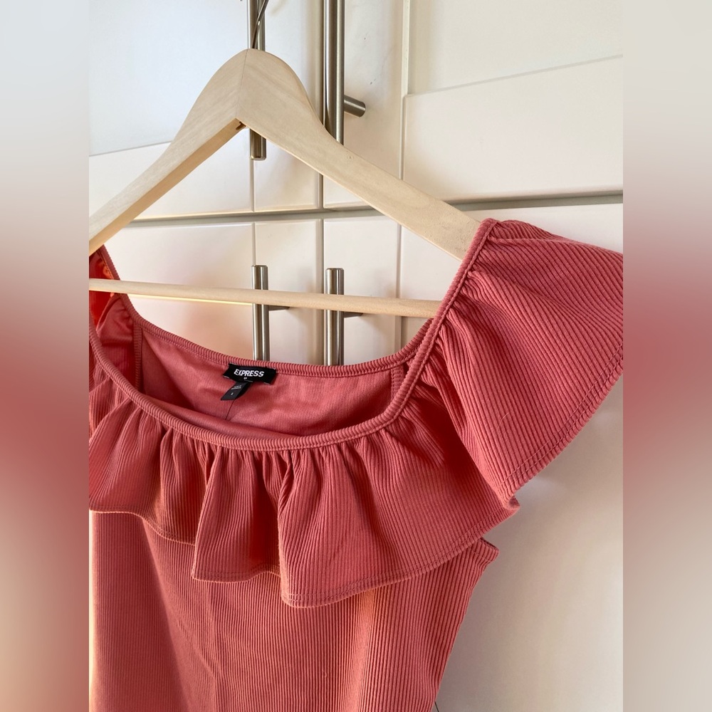 NWT Express Ribbed Off Shoulder Ruffle Bodysuit - Picture 2 of 5